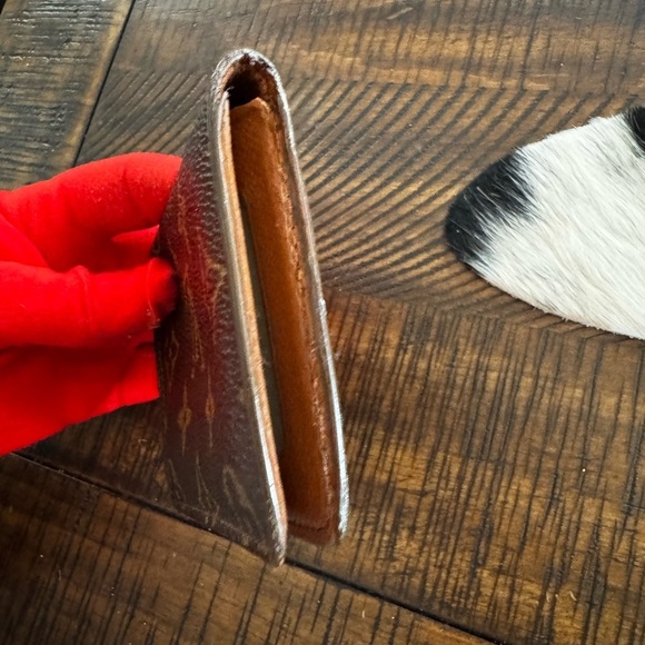 - Louis Vuitton Monogram Vertical Pass Card Case - Picture 11 of 16